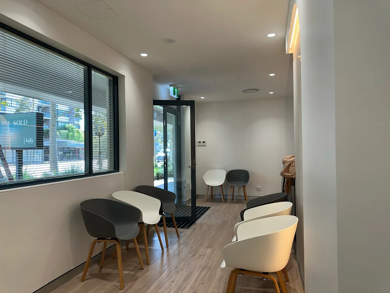 Medical clinic waiting area with installed seating